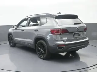 Volkswagen Taos 2024 SE Black SUV de 4 puertas