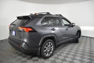 Toyota RAV4 2023 AWD XLE Premium SUV de 4 puertas