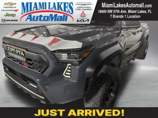 Toyota Tacoma 2025 4x4 TRD Sport HV 4 puertas Doble Cabina 5.0 pies Caja Corta