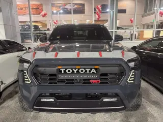 Toyota Tacoma 2025 4x4 TRD Sport HV 4 puertas Doble Cabina 5.0 pies Caja Corta