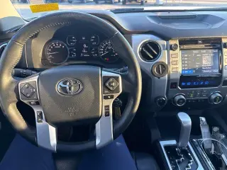 Toyota Tundra 2019 4x4 Platinum 4 puertas CrewMax Cab Pickup SB (5.7L V8)