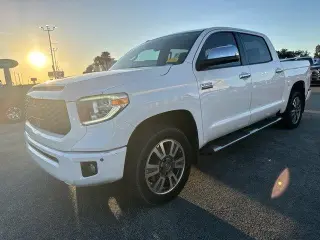 Toyota Tundra 2019 4x4 Platinum 4 puertas CrewMax Cab Pickup SB (5.7L V8)