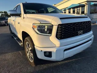 Toyota Tundra 2019 4x4 Platinum 4 puertas CrewMax Cab Pickup SB (5.7L V8)