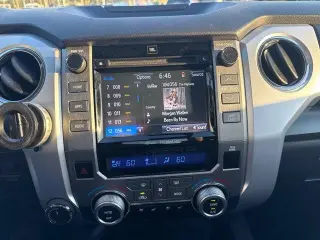 Toyota Tundra 2019 4x4 Platinum 4 puertas CrewMax Cab Pickup SB (5.7L V8)