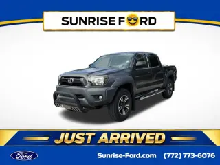Toyota Tacoma 2015 4x2 PreRunner 4 puertas Doble Cabina Caja Corta 5.0 pies 4A
