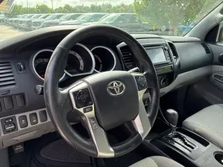 Toyota Tacoma 2015 4x2 PreRunner 4 puertas Doble Cabina Caja Corta 5.0 pies 4A