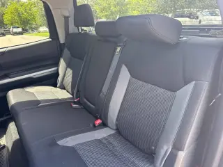 Toyota Tundra 2017 4x4 SR5 4dr CrewMax Cab Pickup SB (5.7L V8 FFV)
