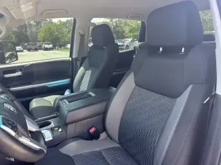 Toyota Tundra 2017 4x4 SR5 4dr CrewMax Cab Pickup SB (5.7L V8 FFV)