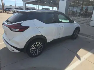 Nissan Kicks 2023 SV Crossover de 4 puertas