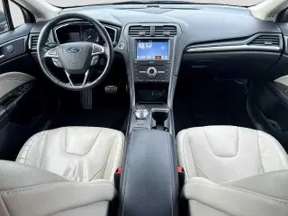 Sedán de 4 puertas Ford Fusion 2017 AWD Titanium