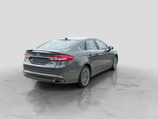 Sedán de 4 puertas Ford Fusion 2017 AWD Titanium