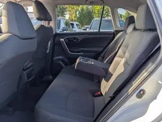 Toyota RAV4 2021 LE SUV de 4 puertas