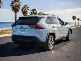 Toyota RAV4 2021 LE SUV de 4 puertas