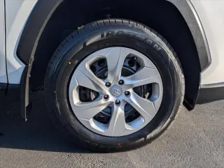 Toyota RAV4 2021 LE SUV de 4 puertas
