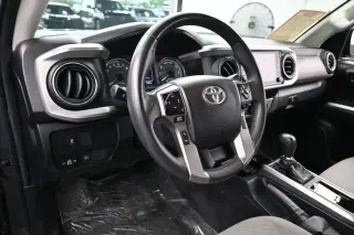 Toyota Tacoma 2022 4x2 TRD Off-Road 4 puertas Doble Cabina 5.0 pies SB