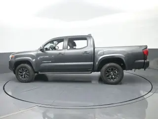 Toyota Tacoma 2022 4x2 TRD Off-Road 4 puertas Doble Cabina 5.0 pies SB