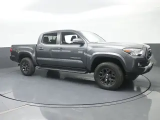 Toyota Tacoma 2022 4x2 TRD Off-Road 4 puertas Doble Cabina 5.0 pies SB