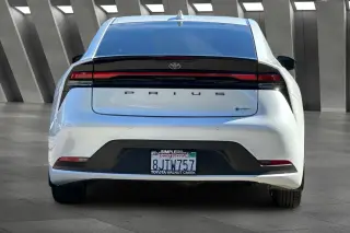 Toyota Prius 2023 AWD LE Hatchback de 4 puertas