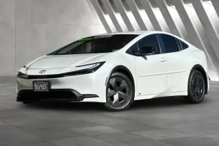 Toyota Prius 2023 AWD LE Hatchback de 4 puertas