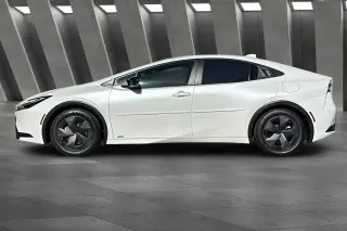 Toyota Prius 2023 AWD LE Hatchback de 4 puertas