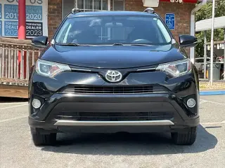Toyota RAV4 2016 XLE SUV de 4 puertas