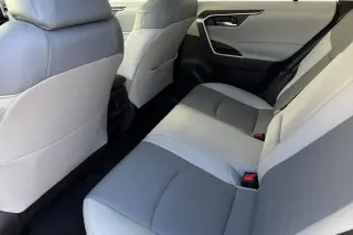 Toyota RAV4 2021 XLE Premium SUV de 4 puertas