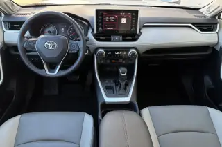 Toyota RAV4 2021 XLE Premium SUV de 4 puertas