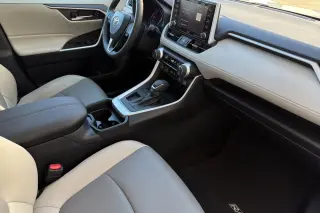Toyota RAV4 2021 XLE Premium SUV de 4 puertas