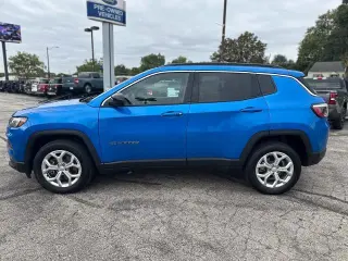 Jeep Compass 2024 4x4 Latitude SUV de 4 puertas