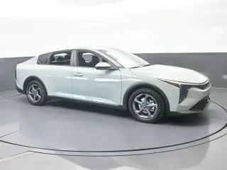Kia K4 2025 LXS 4dr Sedán