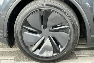 Tesla Model Y 2026 AWD Long Range 4dr Crossover
