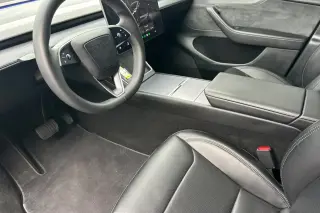 Tesla Model Y 2026 AWD Long Range 4dr Crossover