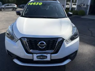 2020 Nissan Kicks SR
