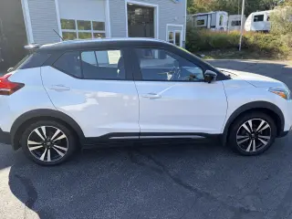 2020 Nissan Kicks SR