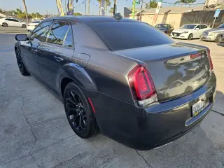 2019 Chrysler 300