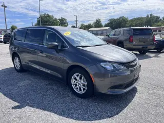 2022 Chrysler Voyager LX FWD
