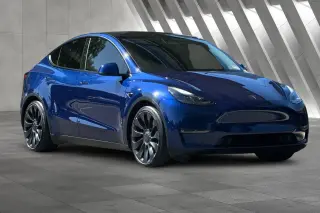 Tesla Model Y 2023 AWD Performance 4dr Crossover