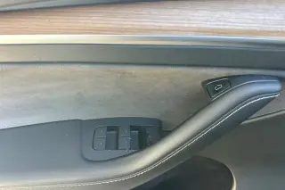 Tesla Model Y 2023 AWD Performance 4dr Crossover
