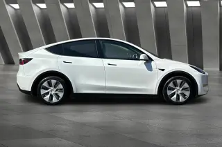 Tesla Model Y 2022 AWD Long Range 4dr Crossover