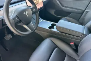 Tesla Model Y 2022 AWD Long Range 4dr Crossover