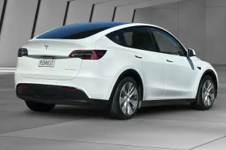 Tesla Model Y 2022 AWD Long Range 4dr Crossover