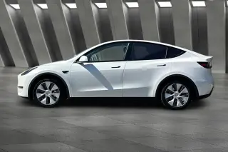 Tesla Model Y 2022 AWD Long Range 4dr Crossover