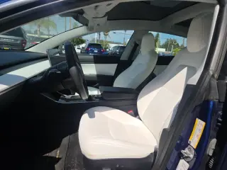 Tesla Model 3 2019 Standard Range Plus 4dr Fastback