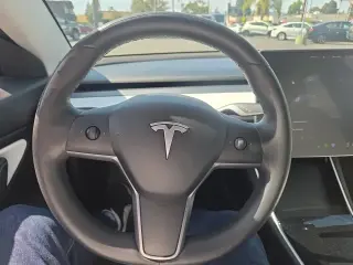 Tesla Model 3 2019 Standard Range Plus 4dr Fastback