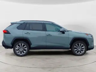 Toyota RAV4 2021 AWD XLE Premium 4dr SUV
