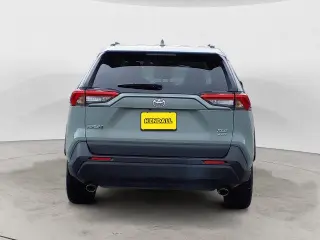 Toyota RAV4 2021 AWD XLE Premium 4dr SUV