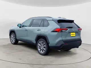 Toyota RAV4 2021 AWD XLE Premium 4dr SUV