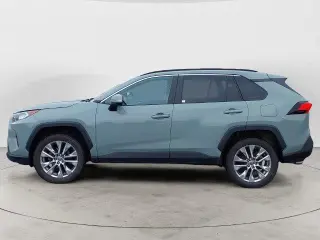 Toyota RAV4 2021 AWD XLE Premium 4dr SUV