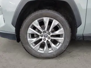 Toyota RAV4 2021 AWD XLE Premium 4dr SUV