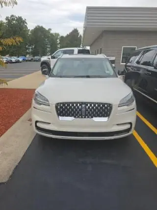 Lincoln Aviator 2023 AWD Grand Touring 4dr SUV